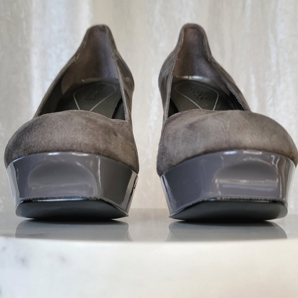 Guess Brand Women's Platform Pumps Round Toe High Heeled Shoes - Taupe - Size 8M - Picture 14 of 16